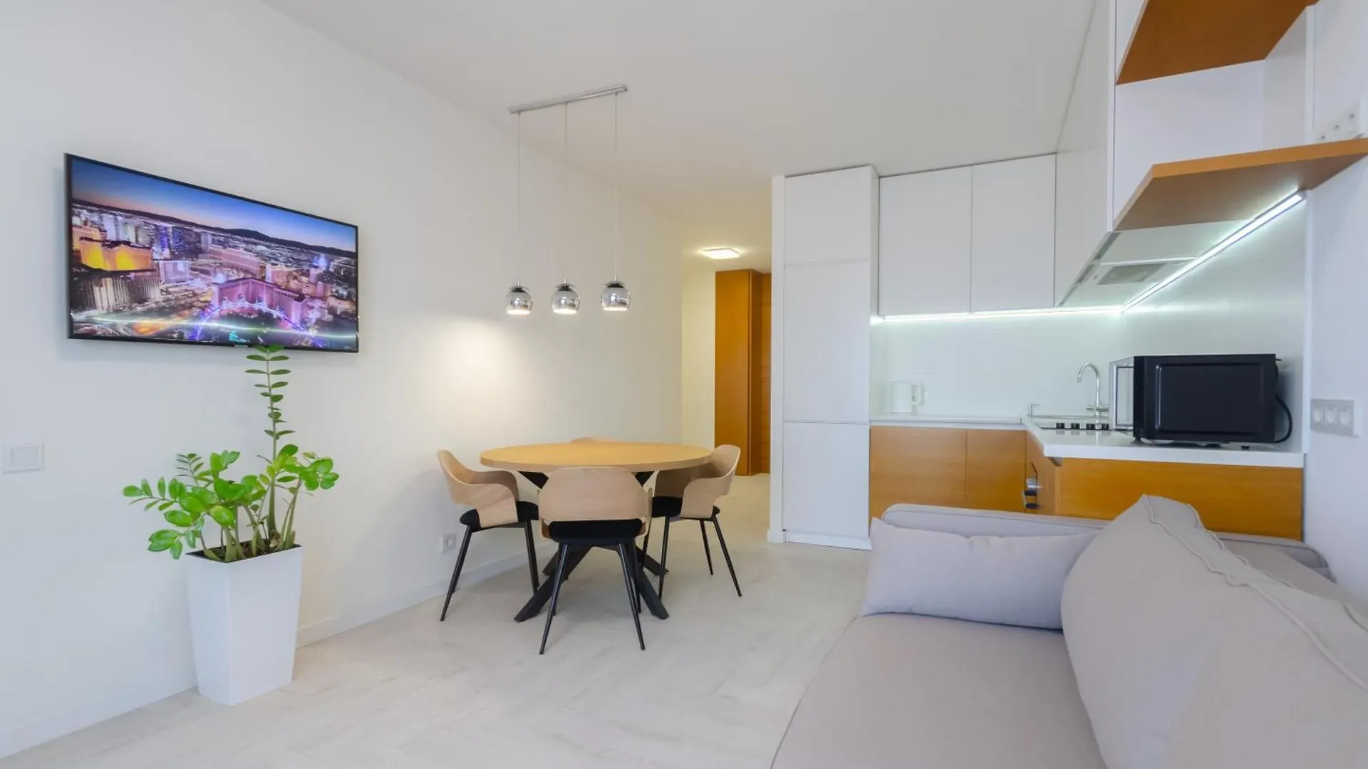 Petrovdom Apartments 7-13 In Rc Manhattan City,Beresteiskyi 11 Kiev