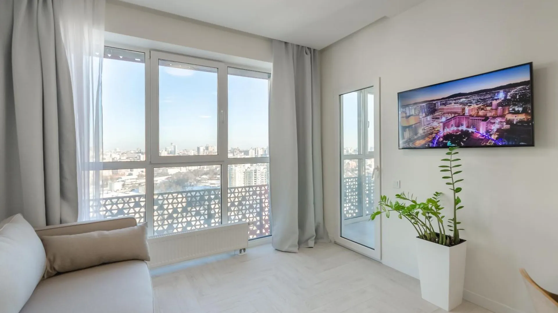 Petrovdom Apartments 7-13 In Rc Manhattan City,Beresteiskyi 11 Kiev