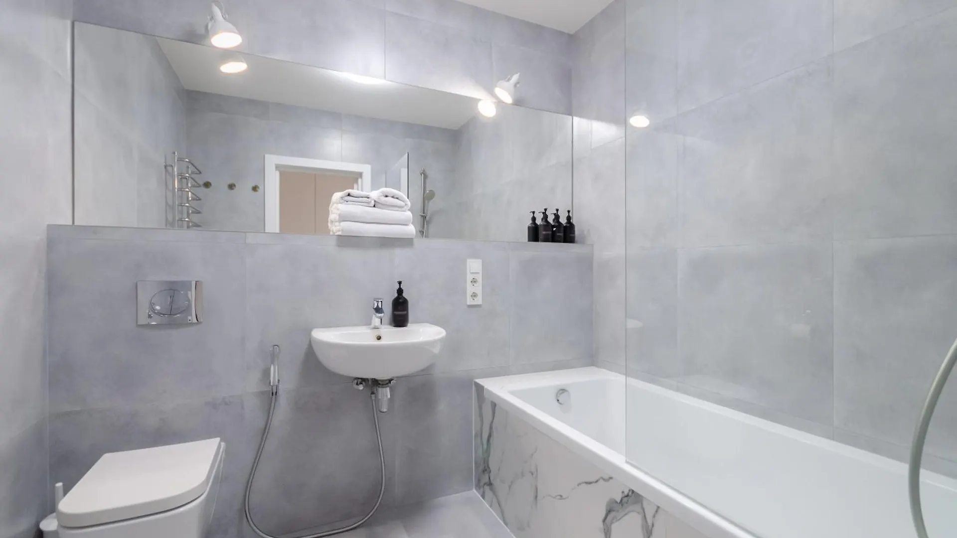 Apartamento Petrovdom 0713 Жк Манхеттен Kiev