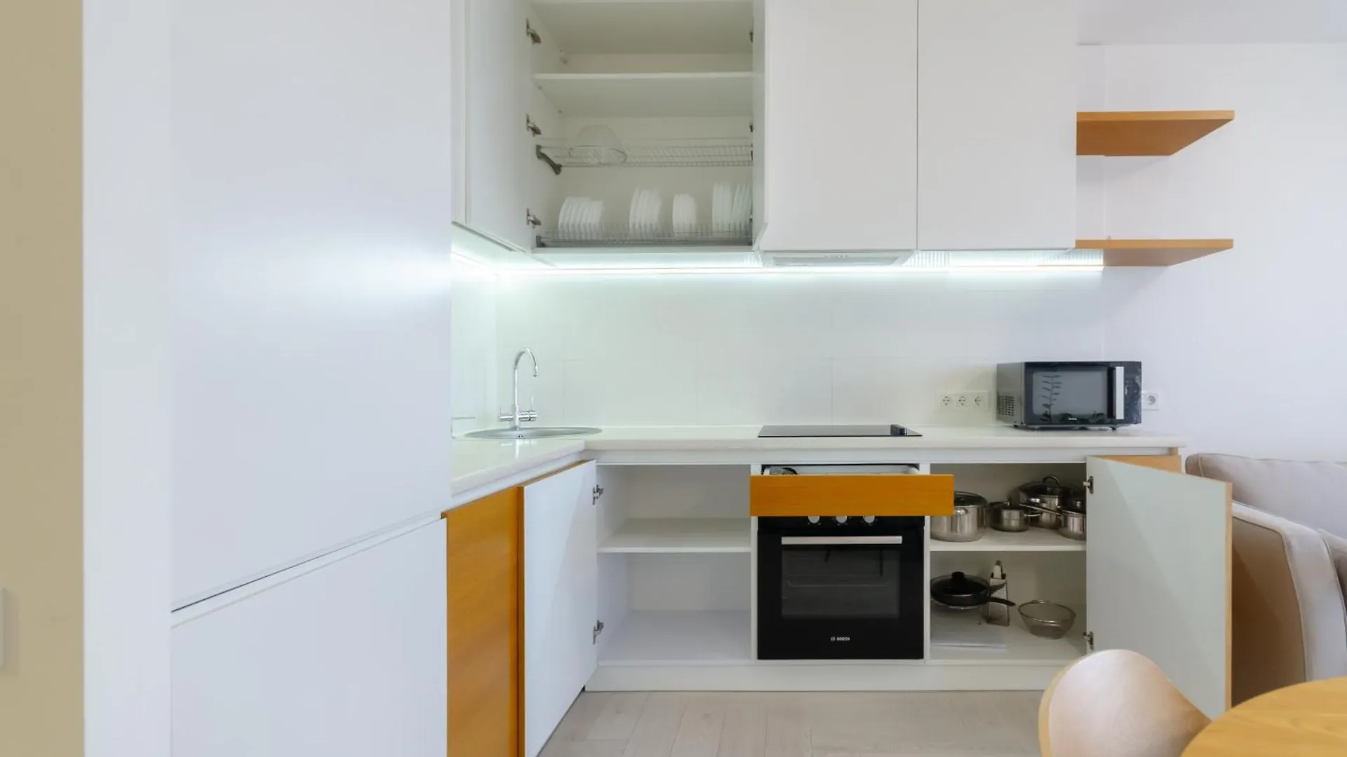 Petrovdom Apartments 7-13 In Rc Manhattan City,Beresteiskyi 11 Kiev