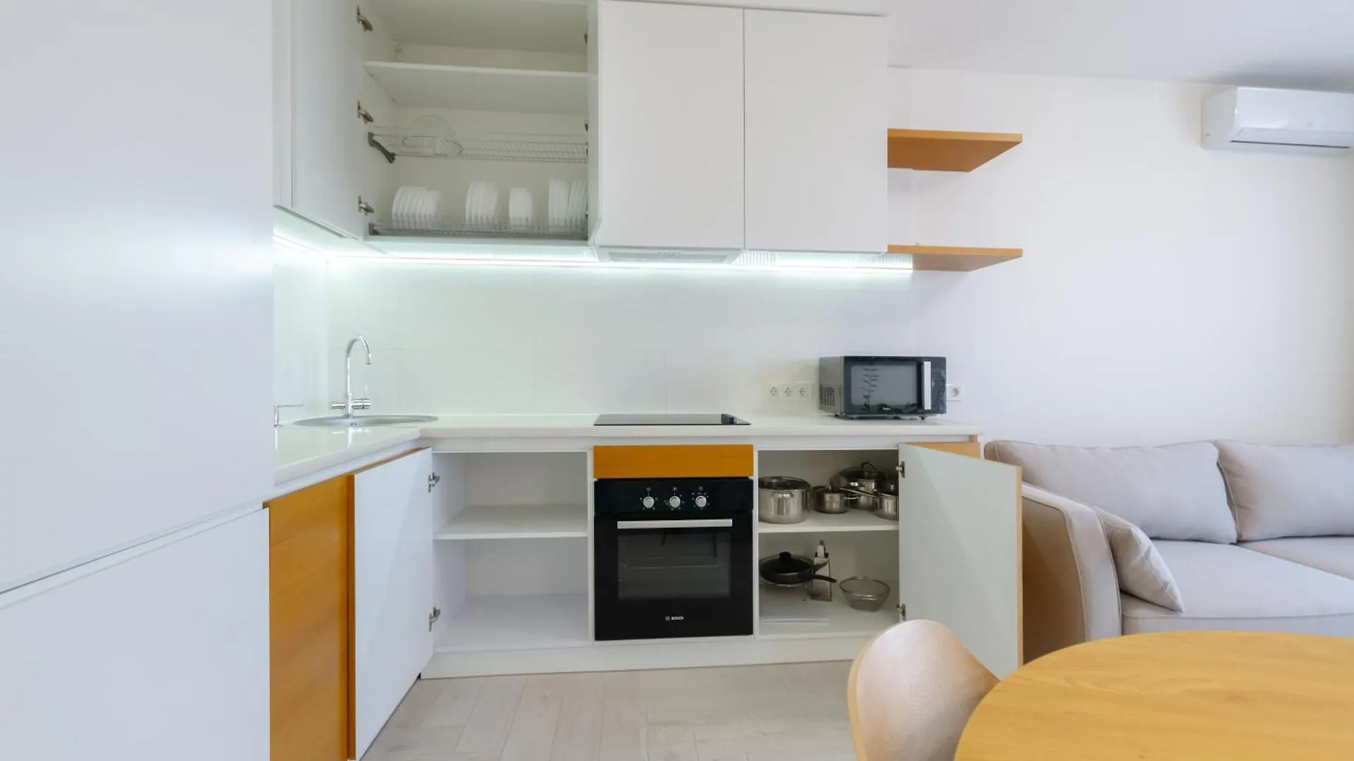 Petrovdom Apartments 7-13 In Rc Manhattan City,Beresteiskyi 11 Kiev