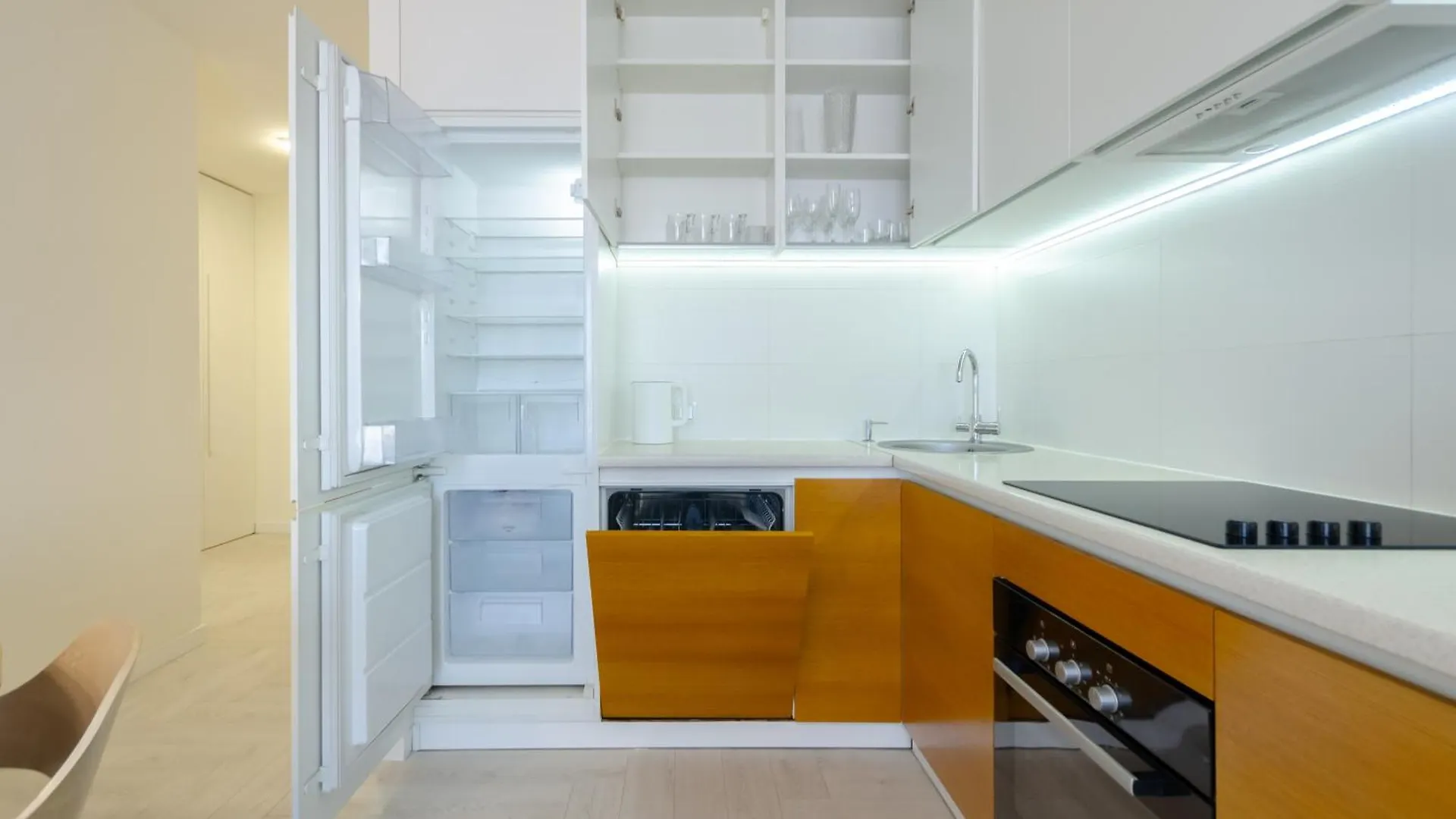 Petrovdom Apartments 7-13 In Rc Manhattan City,Beresteiskyi 11 Kiev 0*,