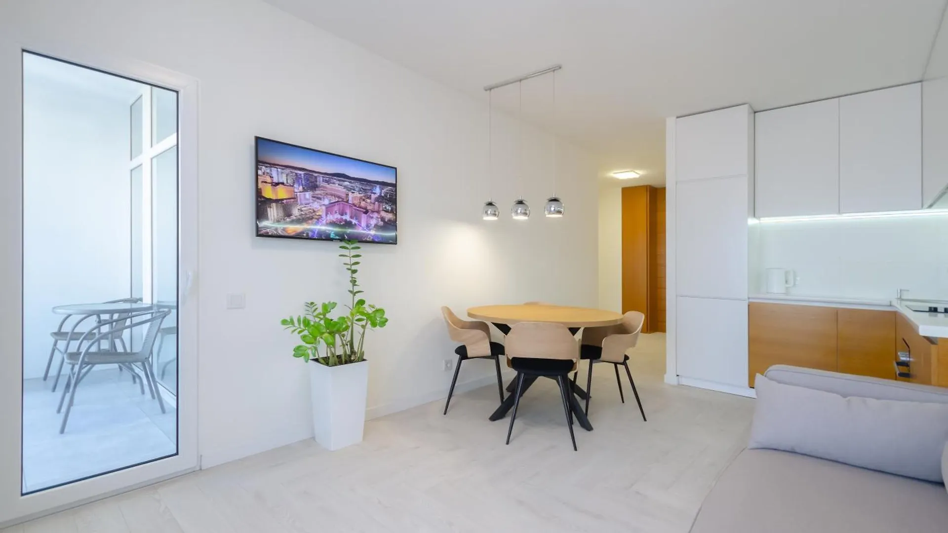 Petrovdom Apartments 7-13 In Rc Manhattan City,Beresteiskyi 11 Kiev Ucraina