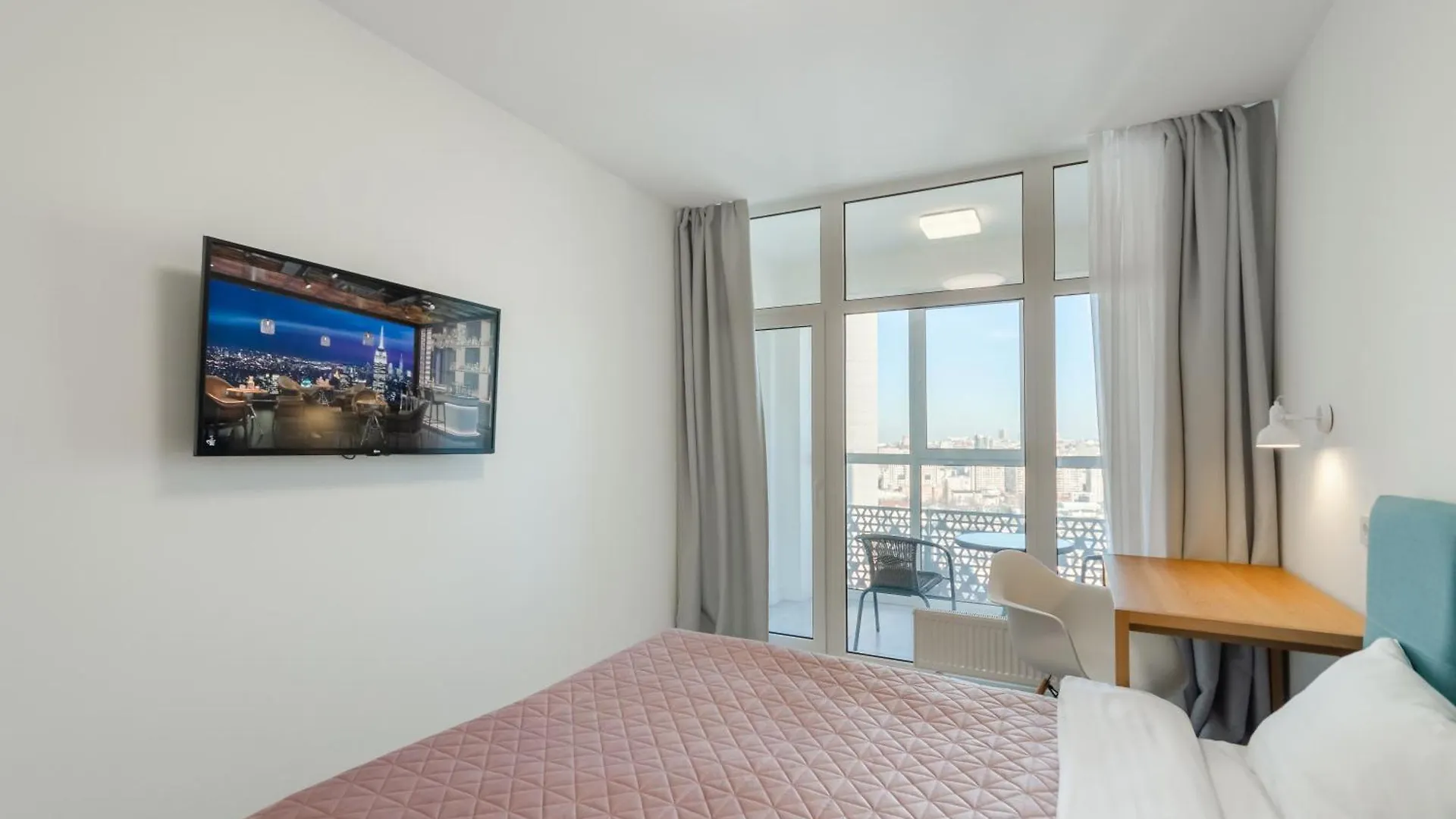 Petrovdom Apartments 7-13 In Rc Manhattan City,Beresteiskyi 11 Kiev
