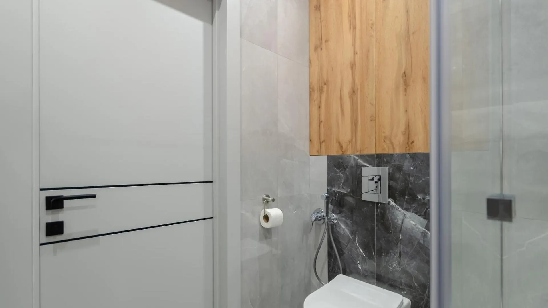 Petrovdom Apartments 7-13 In Rc Manhattan City,Beresteiskyi 11 Kiev