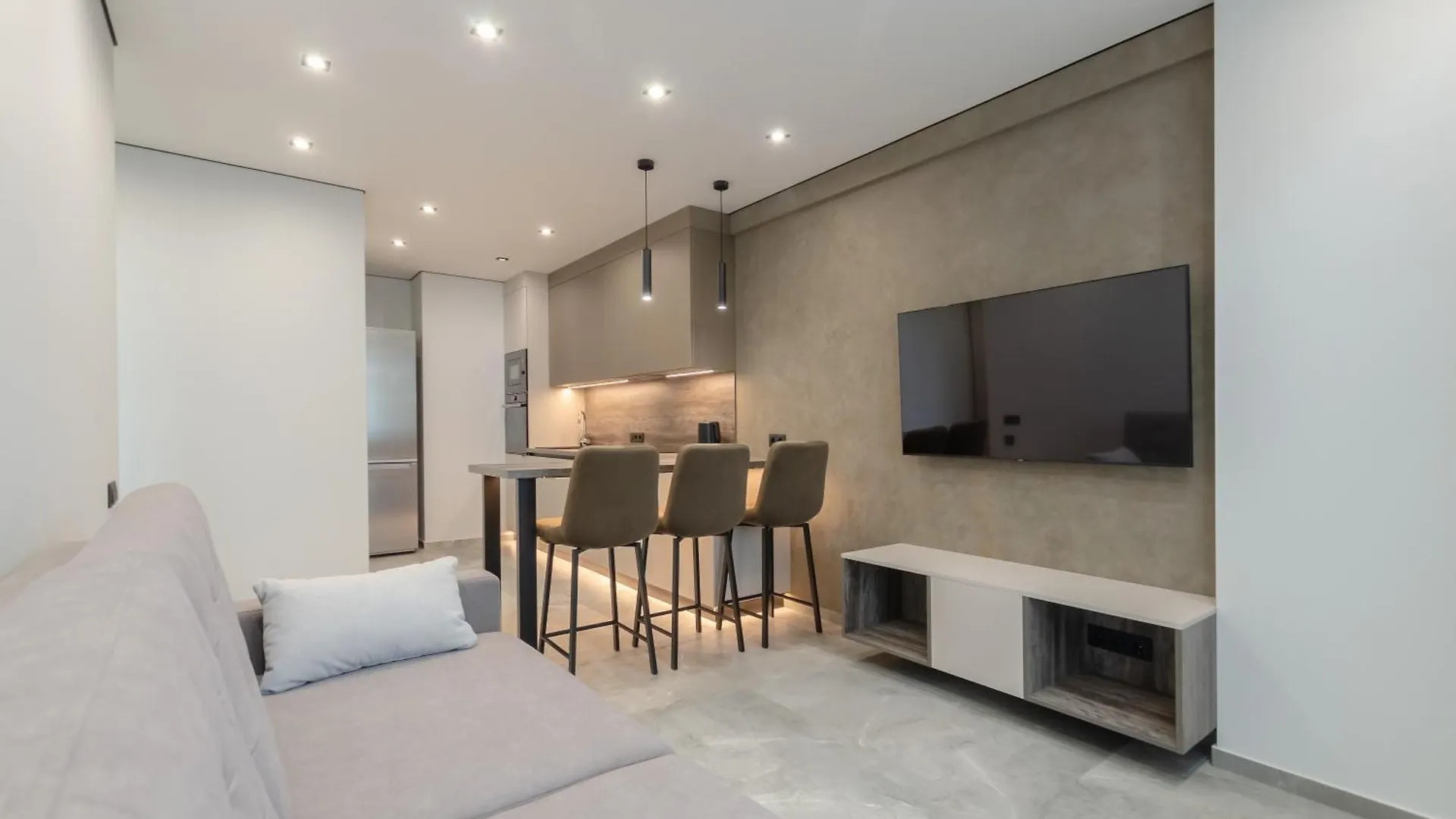 Petrovdom Apartments 7-13 In Rc Manhattan City,Beresteiskyi 11 Kiev